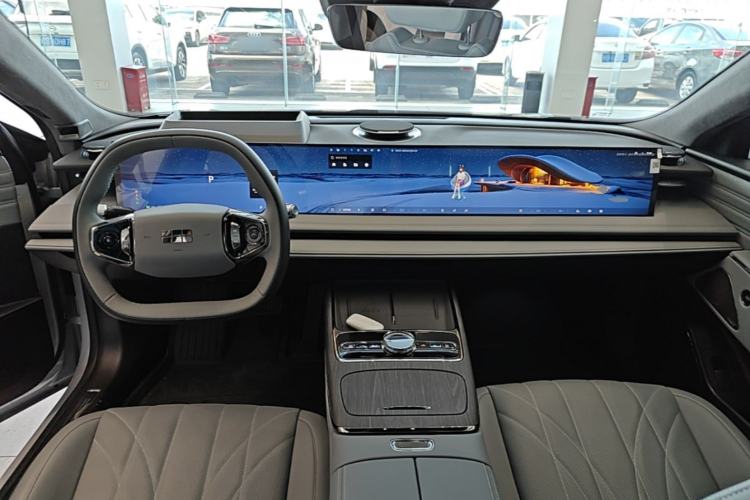 Used Geely Galaxy E8 2025 700 km Long-Range Intelligent Driving Version Center Console