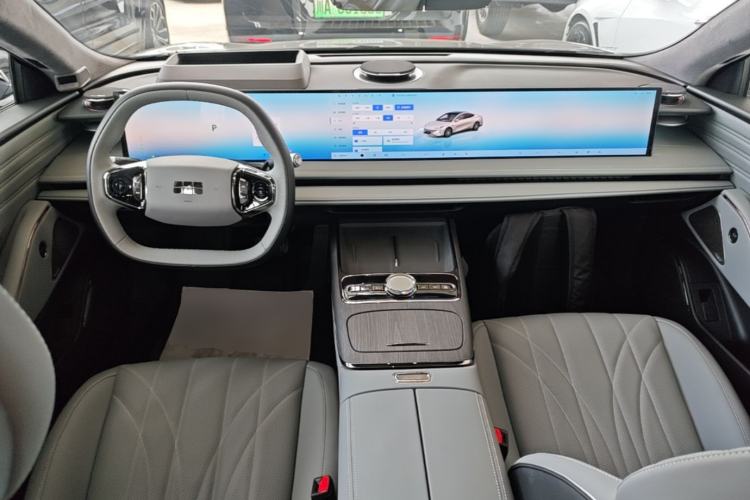 Used Geely Galaxy E8 2025 700 km Long-Range Intelligent Driving Version Center Console