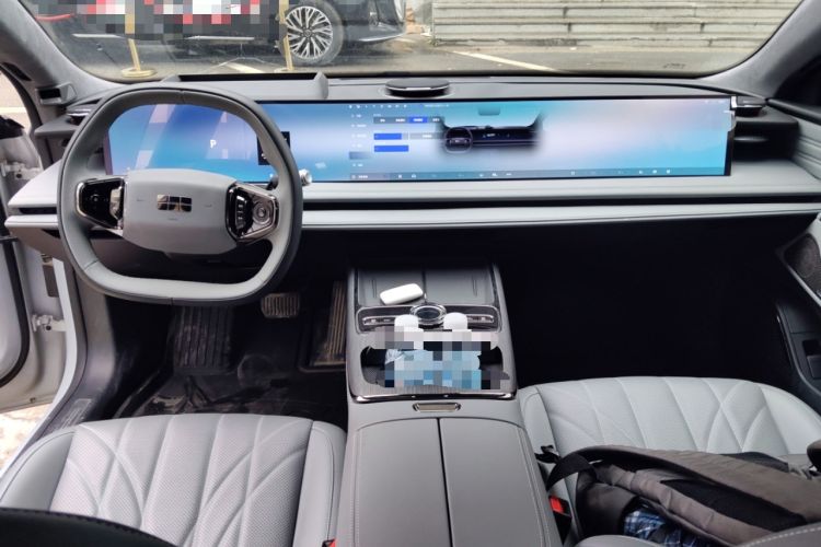 Used Geely Galaxy E8 2025 700 km Long-Range Intelligent Driving Version Center Console