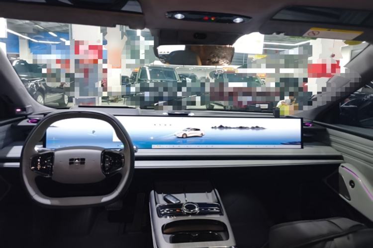 Used Geely Galaxy E8 2025 700 km Long-Range Intelligent Driving Version Center Console