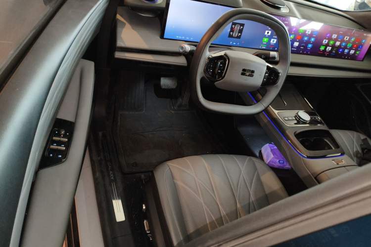 Used Geely Galaxy E8 2025 700 km Long-Range Intelligent Driving Version Driver Seat