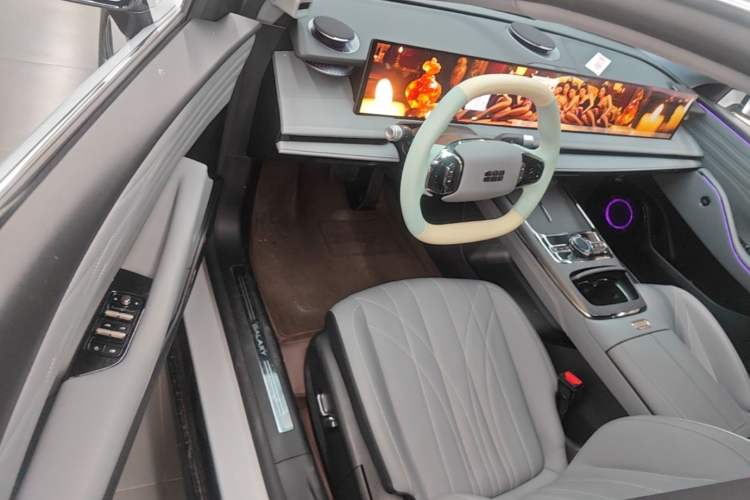 Used Geely Galaxy E8 2025 575 km Intelligent Driving Edition Driver Seat
