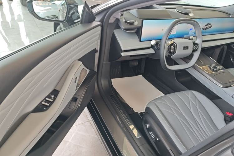 Used Geely Galaxy E8 2025 700 km Long-Range Intelligent Driving Version Driver Seat
