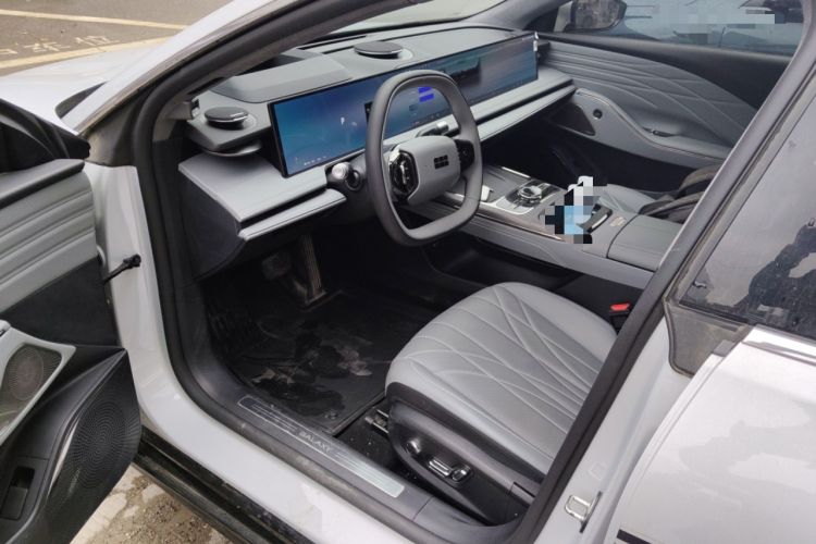 Used Geely Galaxy E8 2025 700 km Long-Range Intelligent Driving Version Driver Seat