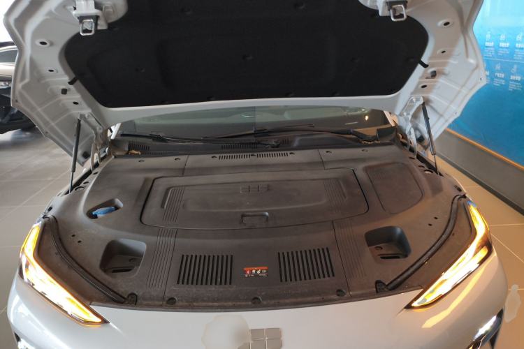 Used Geely Galaxy E8 2025 700 km Long-Range Intelligent Driving Version Engine Bay
