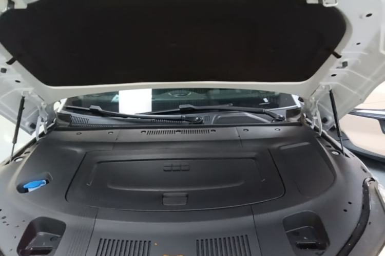 Used Geely Galaxy E8 2025 700 km Long-Range Intelligent Driving Version Engine Bay