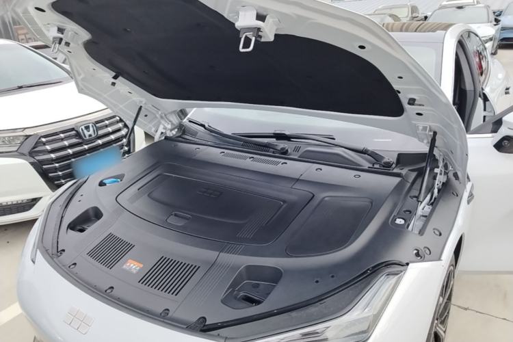 Used Geely Galaxy E8 2025 700 km Long-Range Intelligent Driving Version Engine Bay