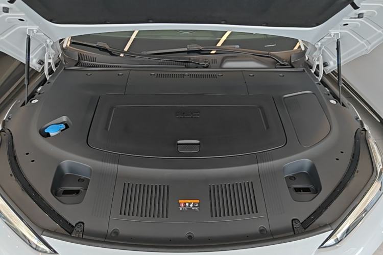 Used Geely Galaxy E8 2025 700 km Long-Range Intelligent Driving Version Engine Bay