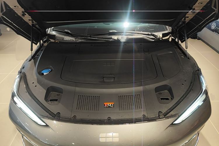 Used Geely Galaxy E8 2025 700 km Long-Range Intelligent Driving Version Engine Bay