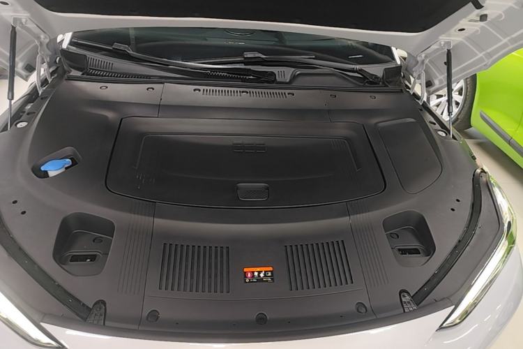 Used Geely Galaxy E8 2025 700 km Long-Range Intelligent Driving Version Engine Bay