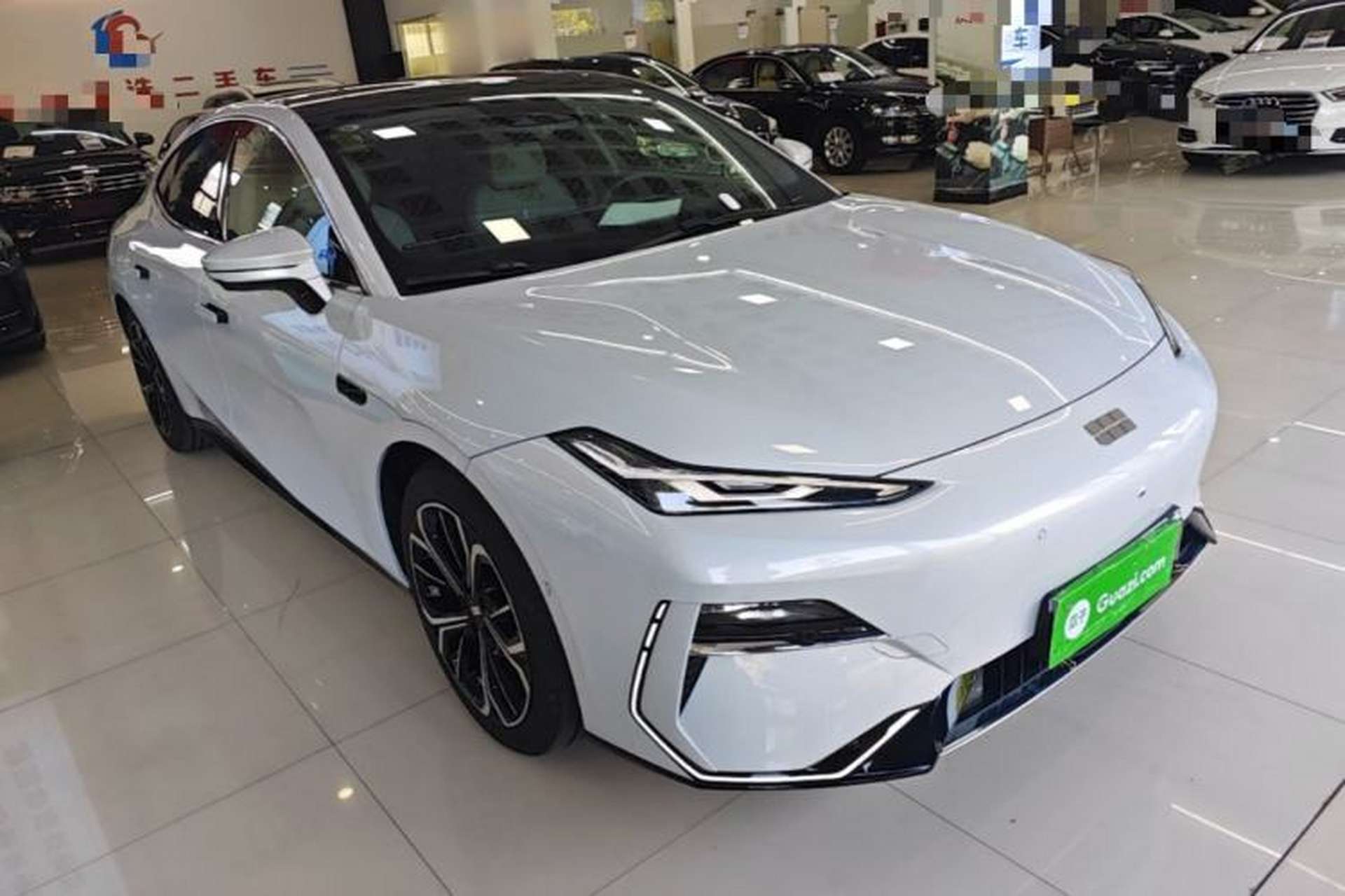 Used Geely Galaxy E8 2025 700 km Long-Range Intelligent Driving Version Exterior 1
