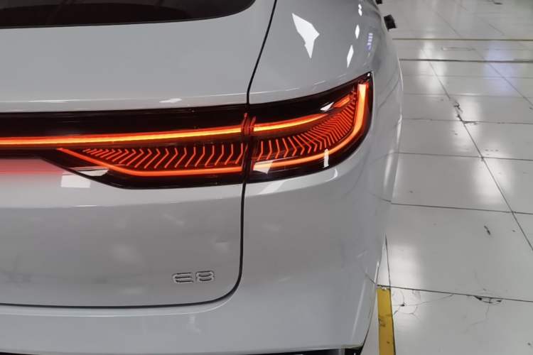 Used Geely Galaxy E8 2025 700 km Long-Range Intelligent Driving Version Exterior 1