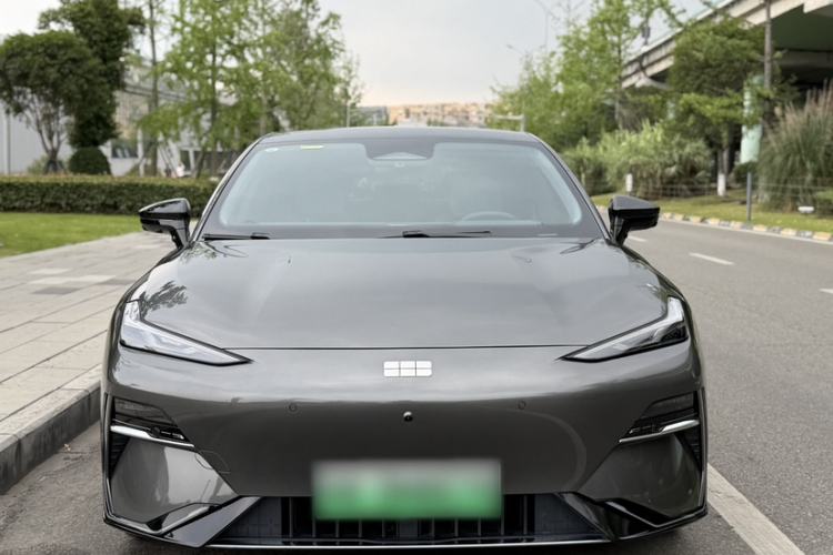Used Geely Galaxy E8 2025 700 km Long-Range Intelligent Driving Version Exterior 11