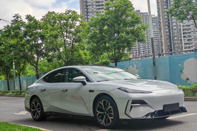 Used Geely Galaxy E8 2025 700 km Long-Range Intelligent Driving Version Exterior 3