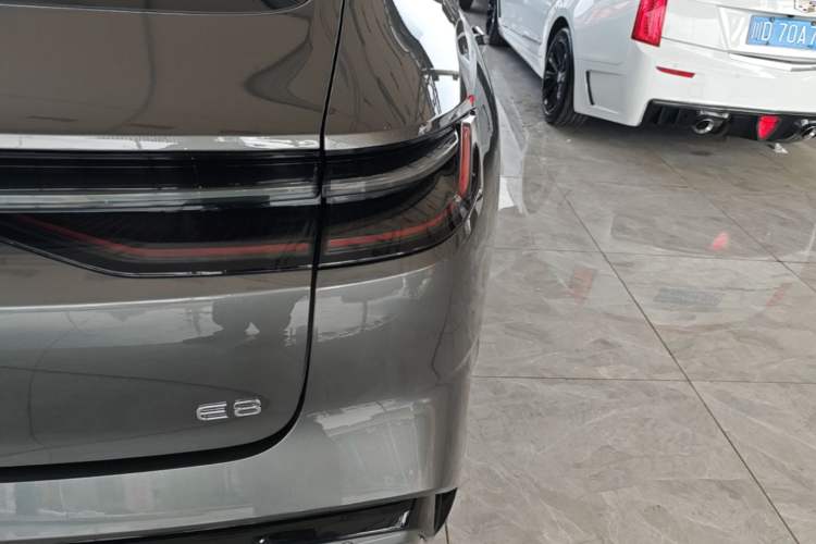 Used Geely Galaxy E8 2025 700 km Long-Range Intelligent Driving Version Exterior 3