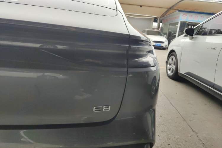 Used Geely Galaxy E8 2025 575 km Exploration Intelligent Driving Edition Exterior 3