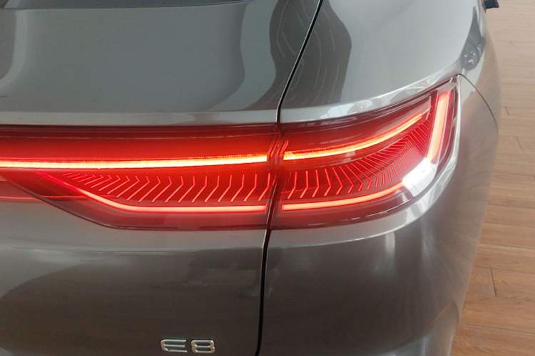 Used Geely Galaxy E8 2025 700 km Long-Range Intelligent Driving Version Exterior 3