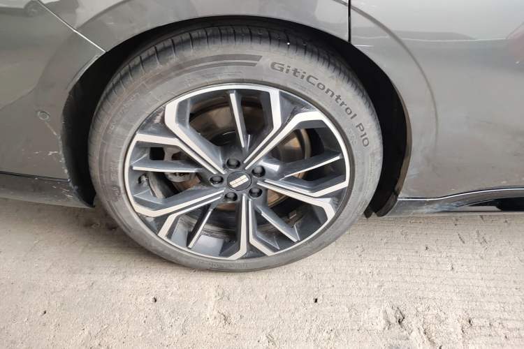 Used Geely Galaxy E8 2025 575 km Exploration Intelligent Driving Edition Exterior 5