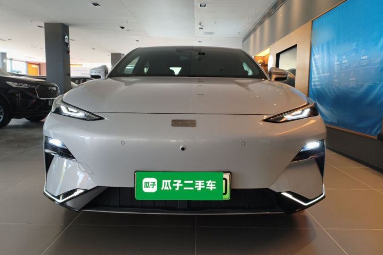 Used Geely Galaxy E8 2025 700 km Long-Range Intelligent Driving Version Front