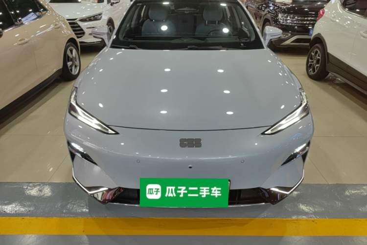 Used Geely Galaxy E8 2025 700 km Long-Range Intelligent Driving Version Front