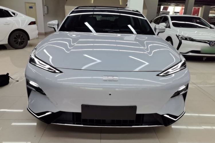 Used Geely Galaxy E8 2025 700 km Long-Range Intelligent Driving Version Front