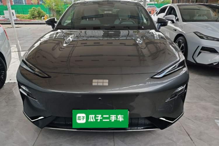 Used Geely Galaxy E8 2025 700 km Long-Range Intelligent Driving Version Front