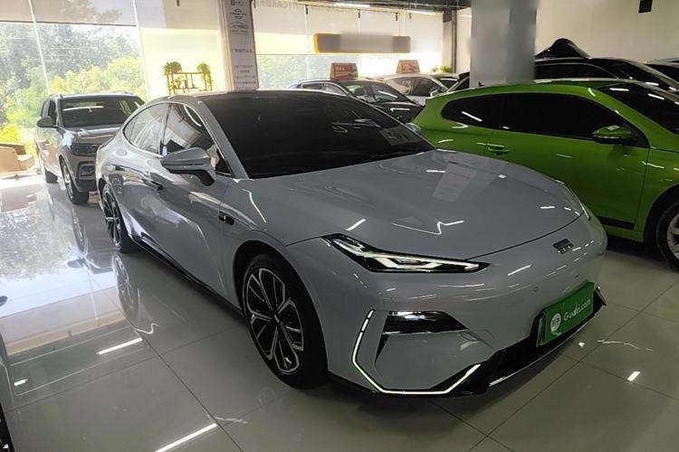 Used Geely Galaxy E8 2025 700 km Long-Range Intelligent Driving Version Front Right 45 Deg