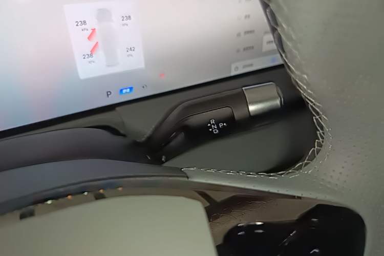 Used Geely Galaxy E8 2025 700 km Long-Range Intelligent Driving Version Gear Lever