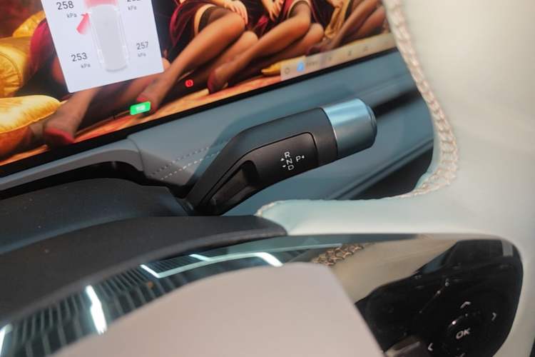 Used Geely Galaxy E8 2025 575 km Intelligent Driving Edition Gear Lever