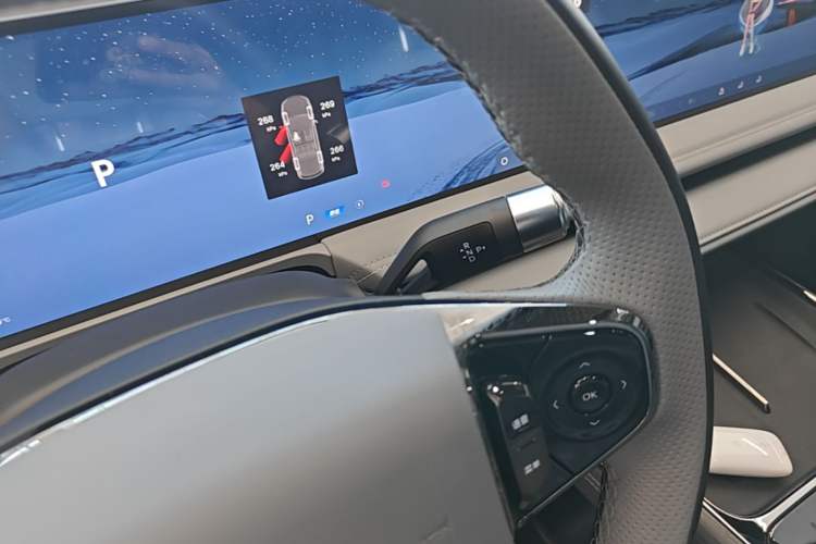 Used Geely Galaxy E8 2025 700 km Long-Range Intelligent Driving Version Gear Lever