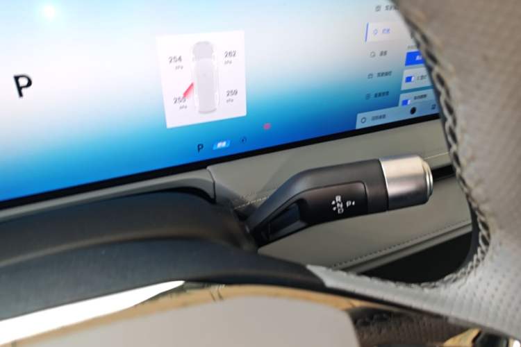 Used Geely Galaxy E8 2025 700 km Long-Range Intelligent Driving Version Gear Lever