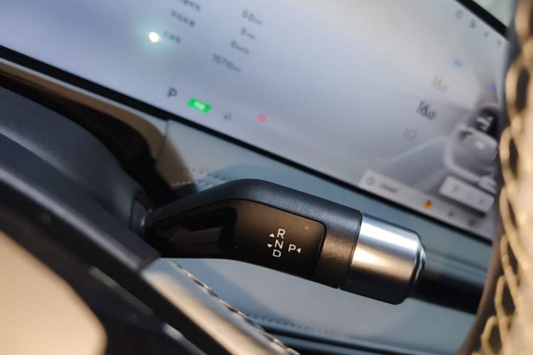 Used Geely Galaxy E8 2025 700 km Long-Range Intelligent Driving Version Gear Lever
