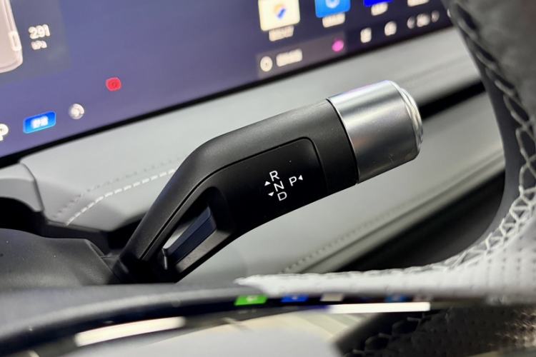 Used Geely Galaxy E8 2025 700 km Long-Range Intelligent Driving Version Gear Lever