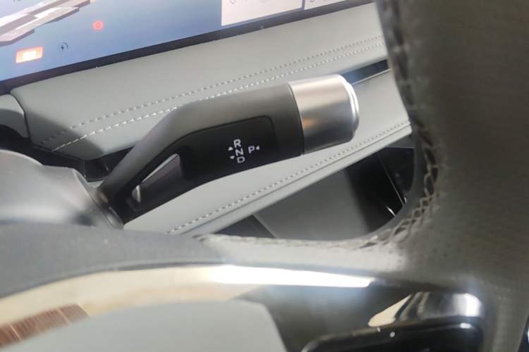Used Geely Galaxy E8 2025 700 km Long-Range Intelligent Driving Version Gear Lever