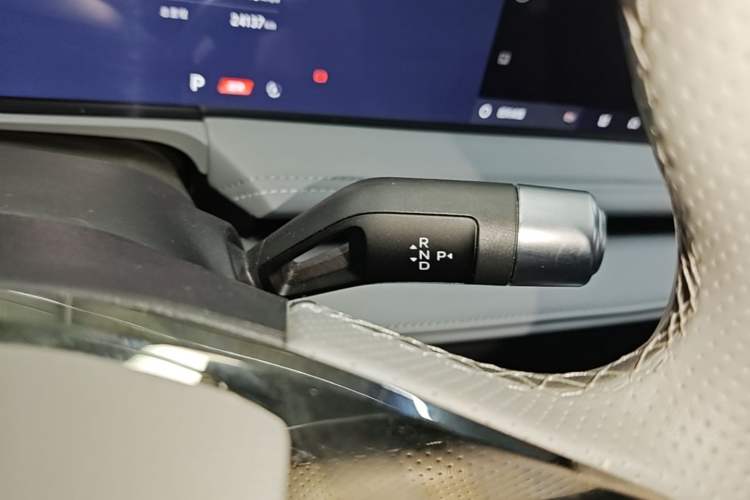 Used Geely Galaxy E8 2025 575 km Intelligent Driving Edition Gear Lever
