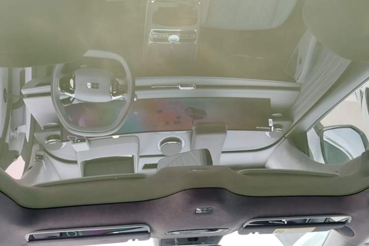 Used Geely Galaxy E8 2025 700 km Long-Range Intelligent Driving Version Headliner