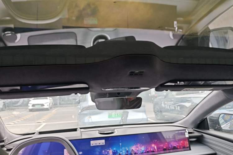 Used Geely Galaxy E8 2025 700 km Long-Range Intelligent Driving Version Headliner