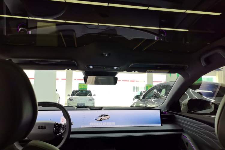 Used Geely Galaxy E8 2025 700 km Long-Range Intelligent Driving Version Headliner