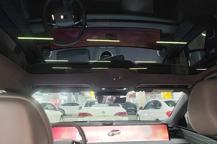 Used Geely Galaxy E8 2025 700 km Long-Range Intelligent Driving Version Headliner