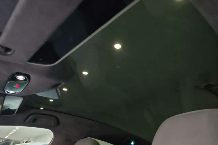 Used Geely Galaxy E8 2025 700 km Long-Range Intelligent Driving Version Headliner