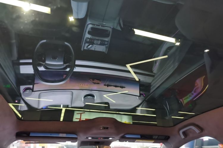 Used Geely Galaxy E8 2025 700 km Long-Range Intelligent Driving Version Headliner