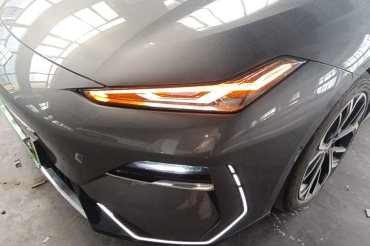 Used Geely Galaxy E8 2025 700 km Long-Range Intelligent Driving Version Left Front Headlight