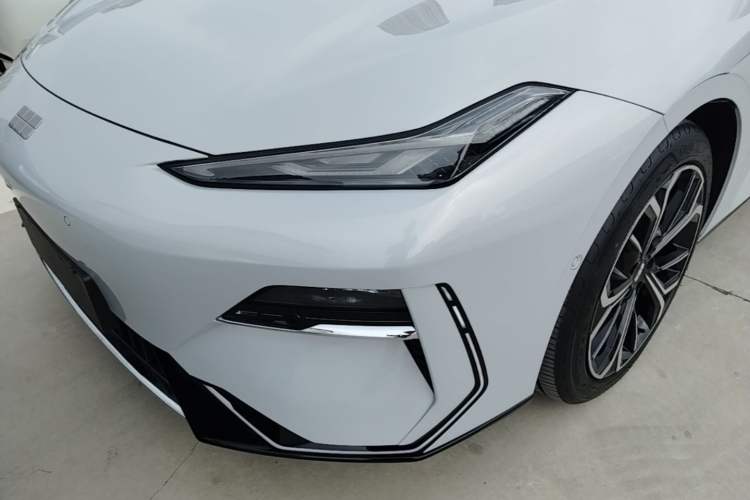 Used Geely Galaxy E8 2025 700 km Long-Range Intelligent Driving Version Left Front Headlight