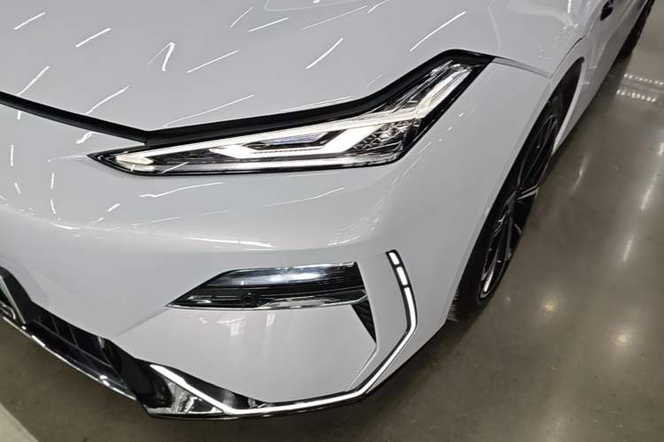 Used Geely Galaxy E8 2025 700 km Long-Range Intelligent Driving Version Left Front Headlight