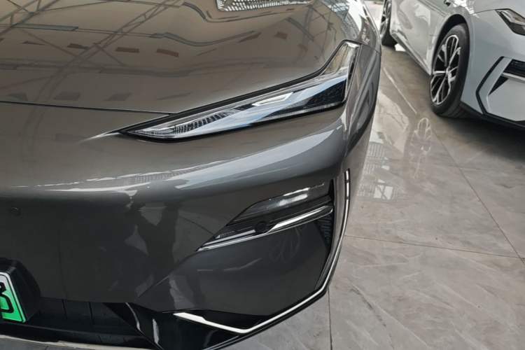 Used Geely Galaxy E8 2025 700 km Long-Range Intelligent Driving Version Left Front Headlight