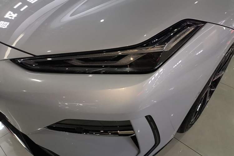Used Geely Galaxy E8 2025 700 km Long-Range Intelligent Driving Version Left Front Headlight