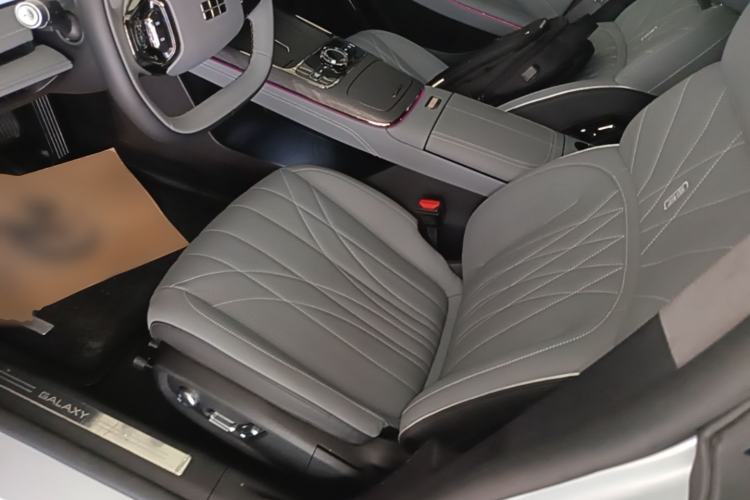 Used Geely Galaxy E8 2025 700 km Long-Range Intelligent Driving Version Left Front Seat