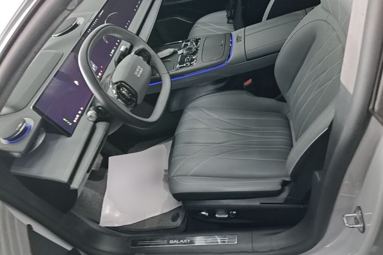 Used Geely Galaxy E8 2025 700 km Long-Range Intelligent Driving Version Left Front Seat