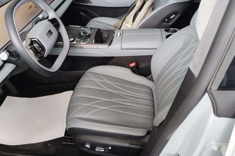 Used Geely Galaxy E8 2025 700 km Long-Range Intelligent Driving Version Left Front Seat