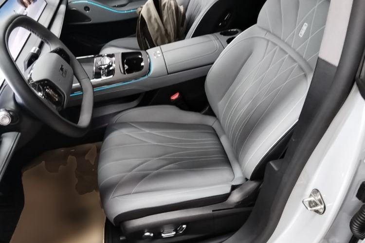 Used Geely Galaxy E8 2025 700 km Long-Range Intelligent Driving Version Left Front Seat